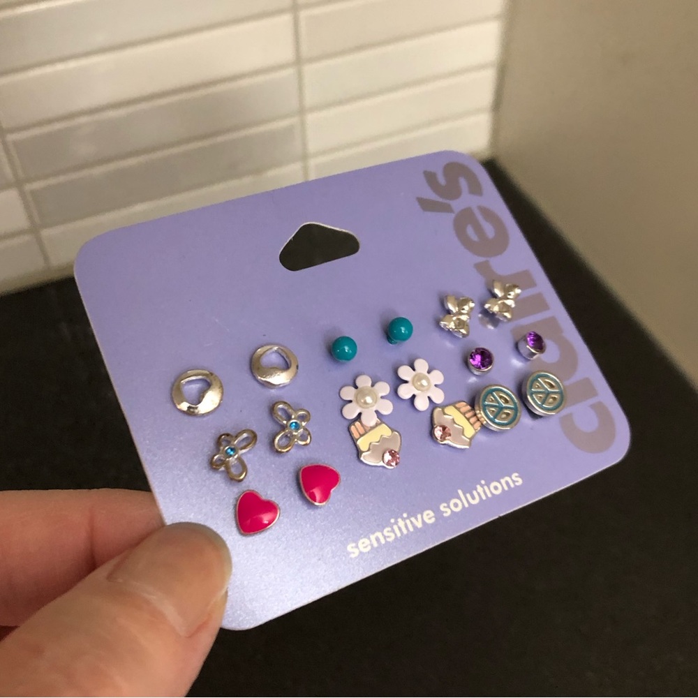 🧁🦋☮️NWT Claire’s sensitive solutions earring lot